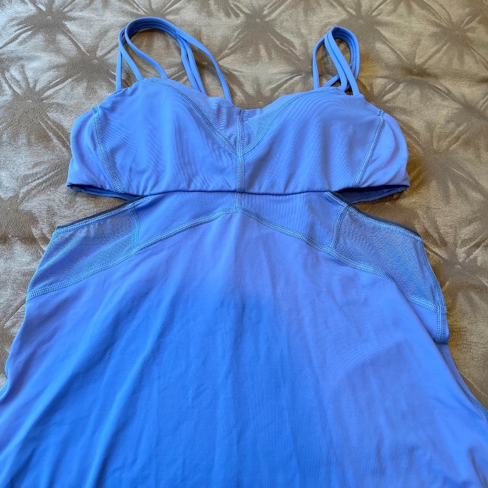 🌈Lululemon Athletica Workout Top Size 6🌈 - Picture 2 of 5